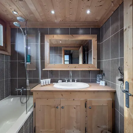 Chalet Chalet Cosy Au Centre De Le Praz Avec Sauna, Terrasse Et Parking - Fr-1-568-15