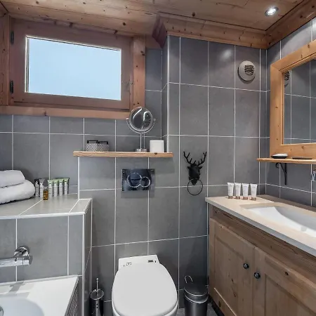 Chalet Cosy Au Centre De Le Praz Avec Sauna, Terrasse Et Parking - Fr-1-568-15 Chalet Courchevel