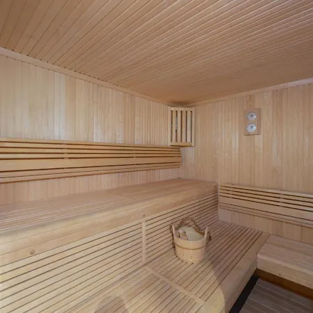 Cosy Au Centre De Le Praz Avec Sauna, Terrasse Et Parking - Fr-1-568-15 * Κουρσεβέλ